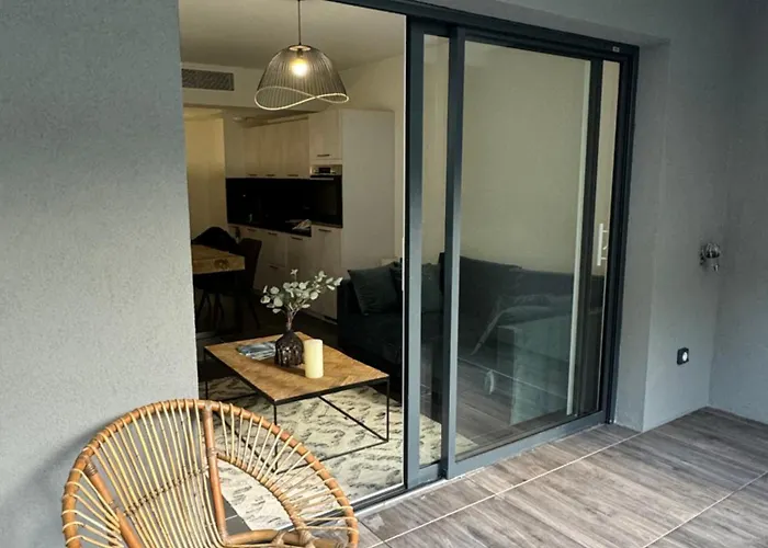 Appartement Superbe T2 Dans Résidence Avec Piscine Chauffée